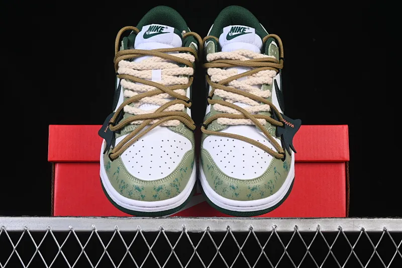 All categories Nk SB Dunk Series Nk SB Dunk Low High-end customized low-top sneakers Nike SB Dunk Low white and green straps low-top casual sneakers DD1391-100
